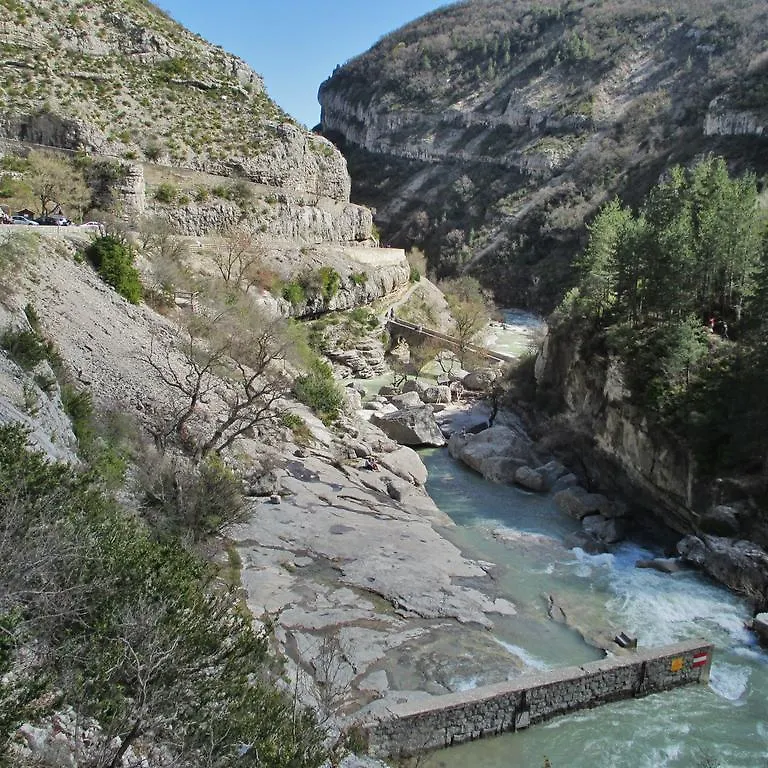 Appartement entre Sisteron et Gorges de la Méouge  Les Hauts de Toscane Ribiers
